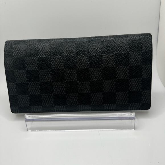 GUC Louis Vuitton Damier Graphite Brazza Wallet - Picture 2 of 7